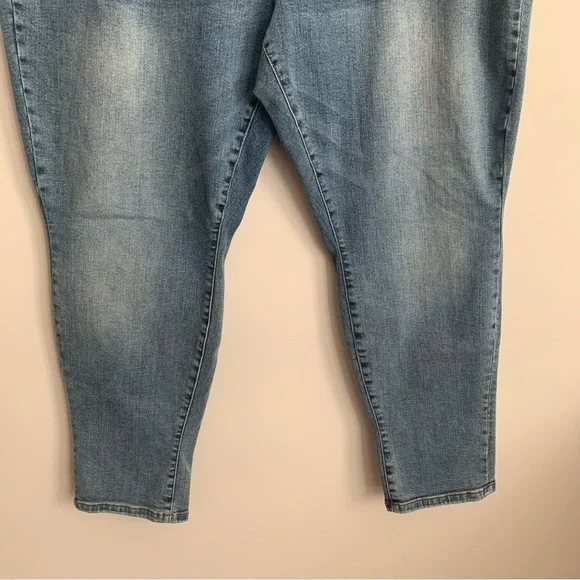 Judy Blue Boyfriend Fit High Waist Light Wash Jeans Size 24W - Picture 7 of 14